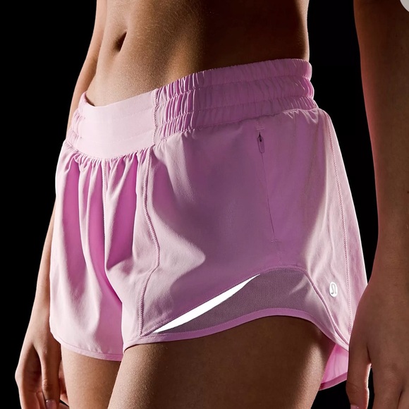 lululemon athletica Pants - Lululemon Hotty Hot LR short 2.5” Lined